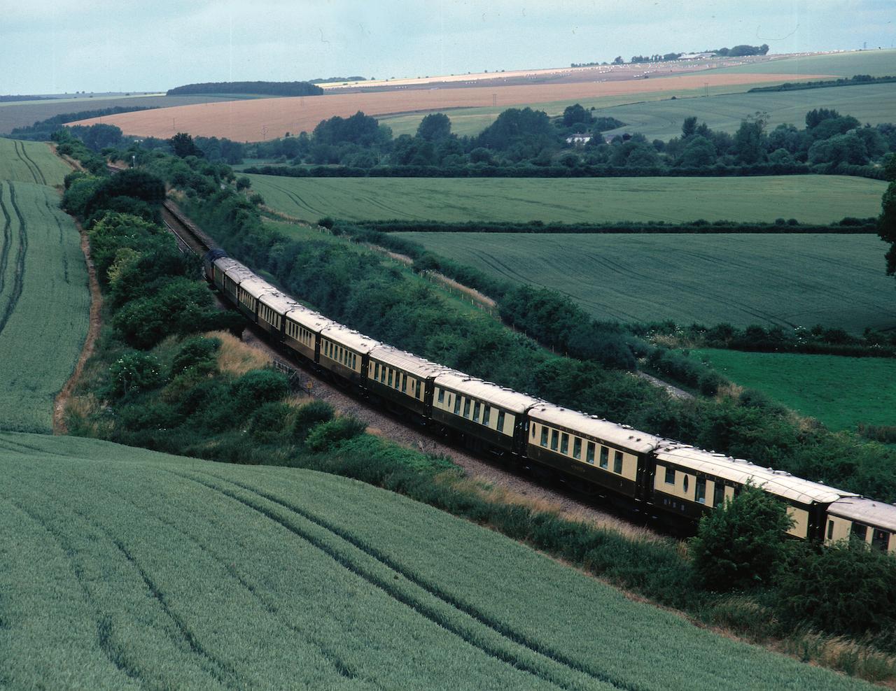 猶如置身於電影場景中，坐上由Wes Anderson設計的火車暢遊歐洲吧！
