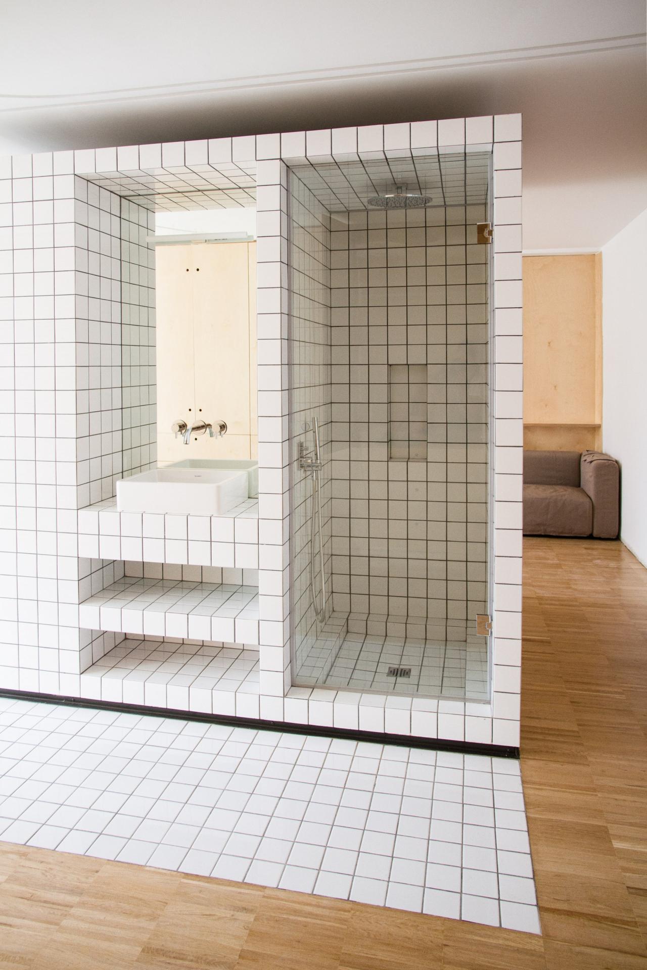 浴室睡房無縫銜接，無限制空間組出430呎單身多功能蝸居