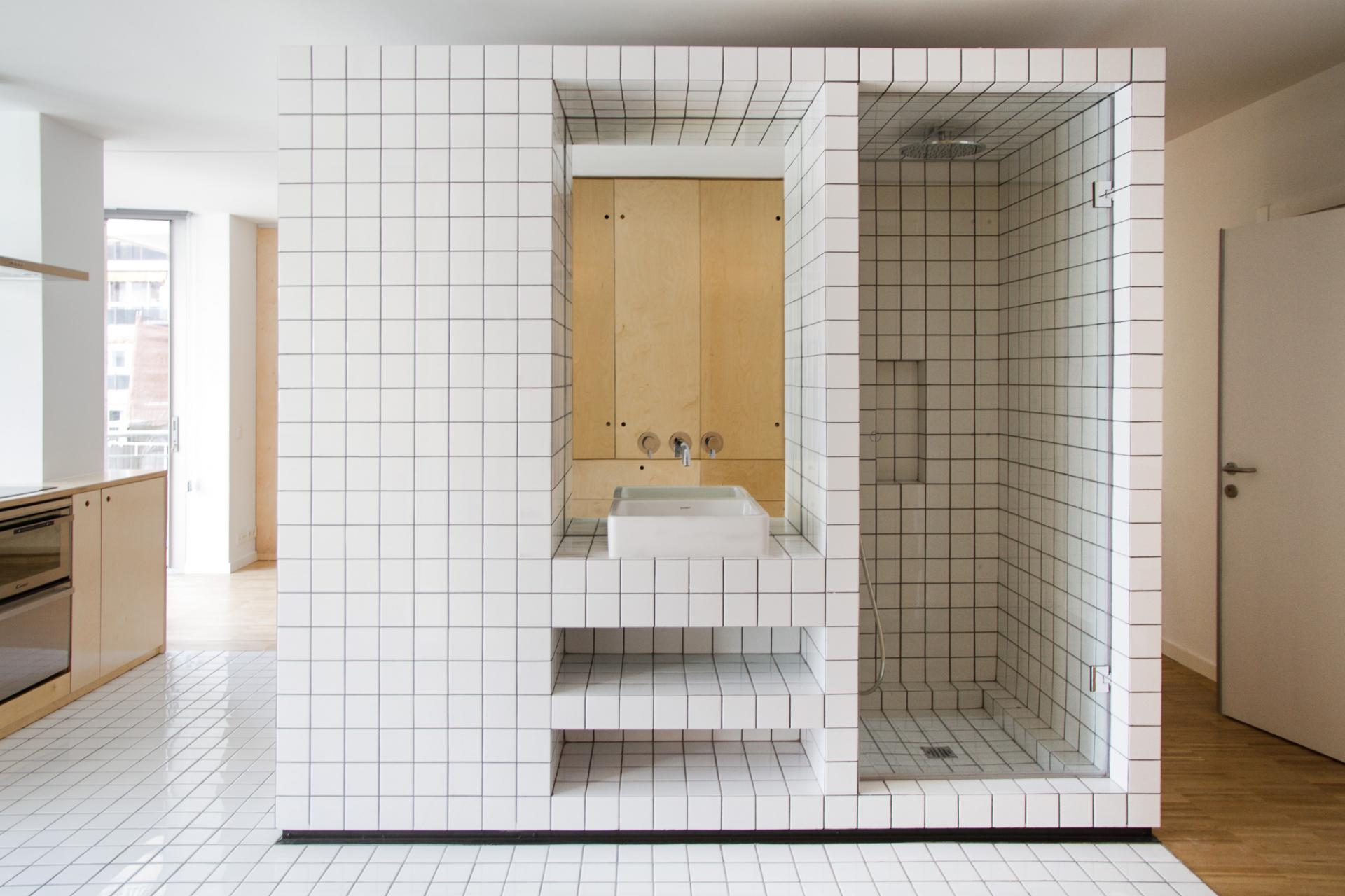 浴室睡房無縫銜接，無限制空間組出430呎單身多功能蝸居