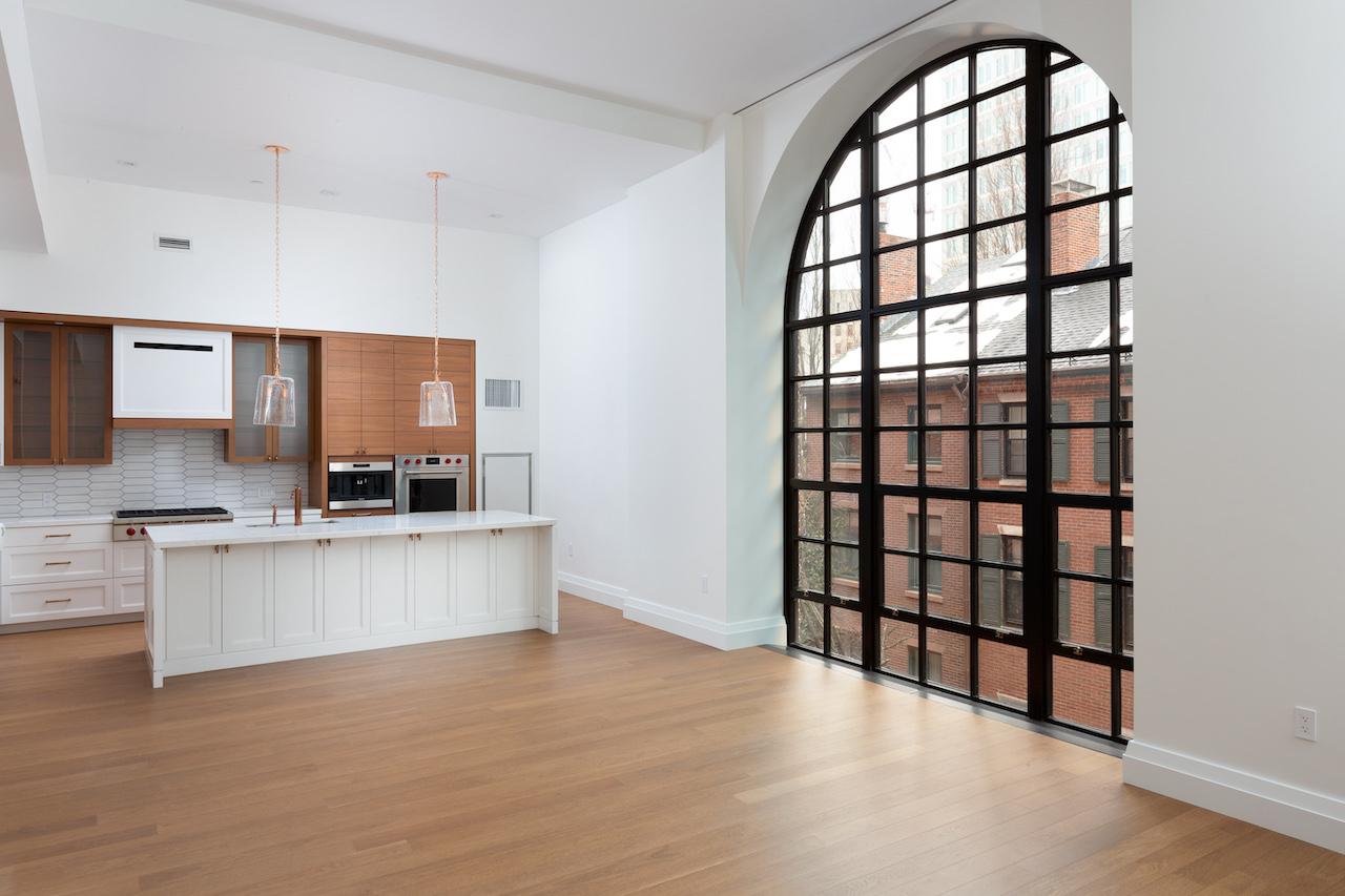 5 Amazing Homes with Arched Windows for Sale in the U.S. 
