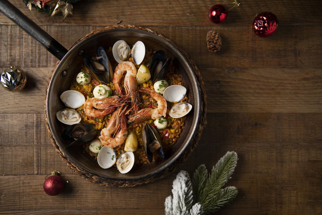 【簡易食譜】跟La Paloma主廚Alex Fargas學整聖誕海鮮飯及西班牙油炸鬼