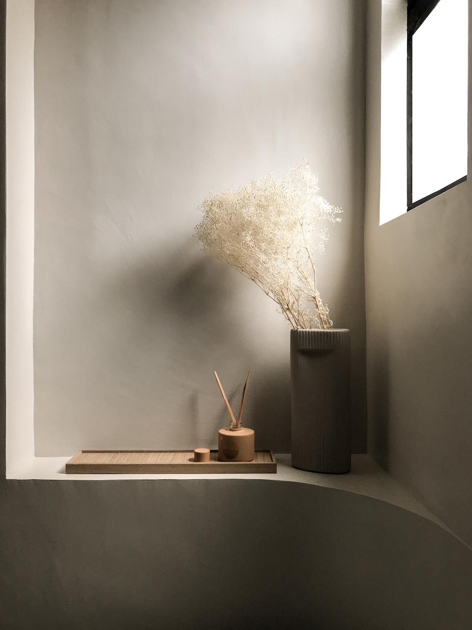 This 758-sq.ft. Hong Kong Home Evokes a Zen-like Sensibility