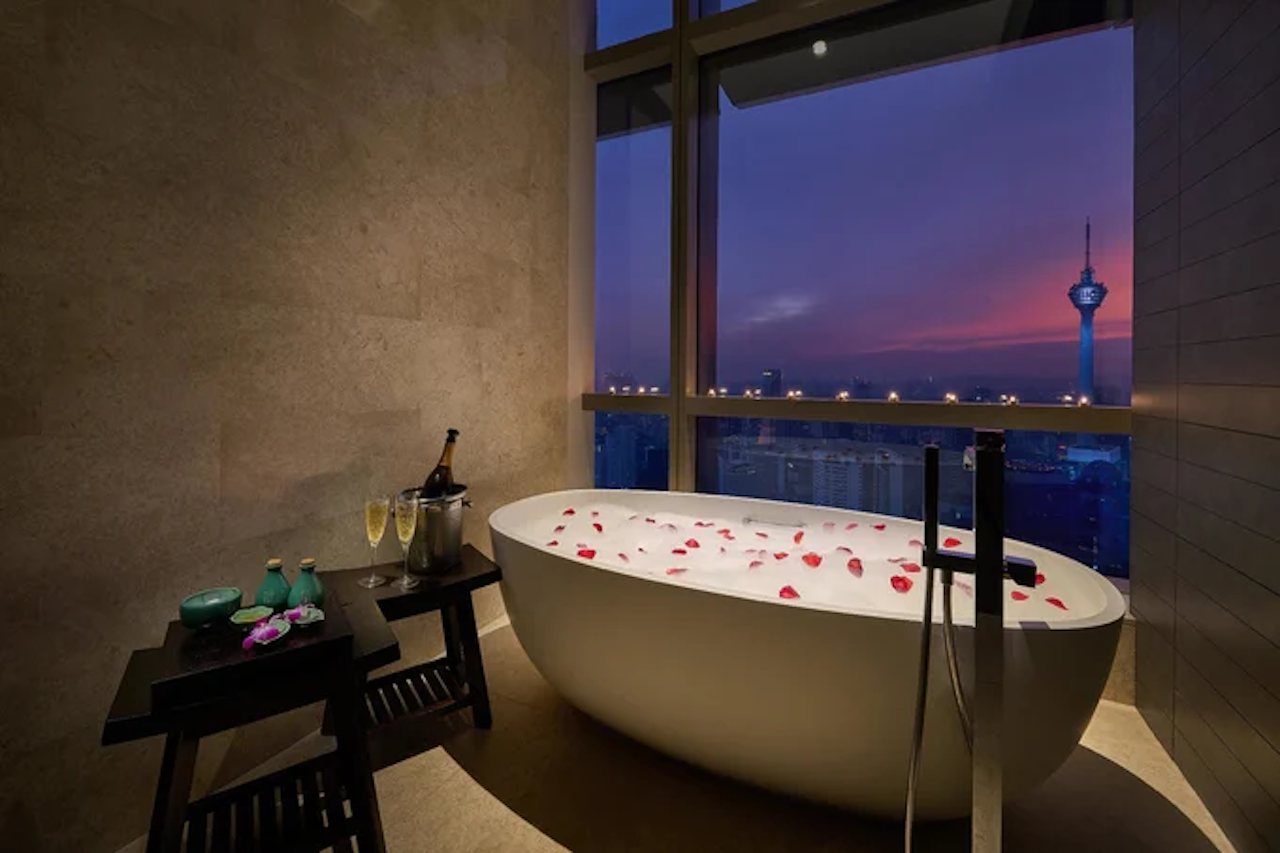 7 Luxury Bathtubs with Stunning Views in Kuala Lumpur