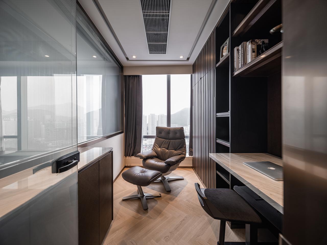 This 1,200-sq.ft. Hong Kong Home Balances Two Polarising Aesthetics
