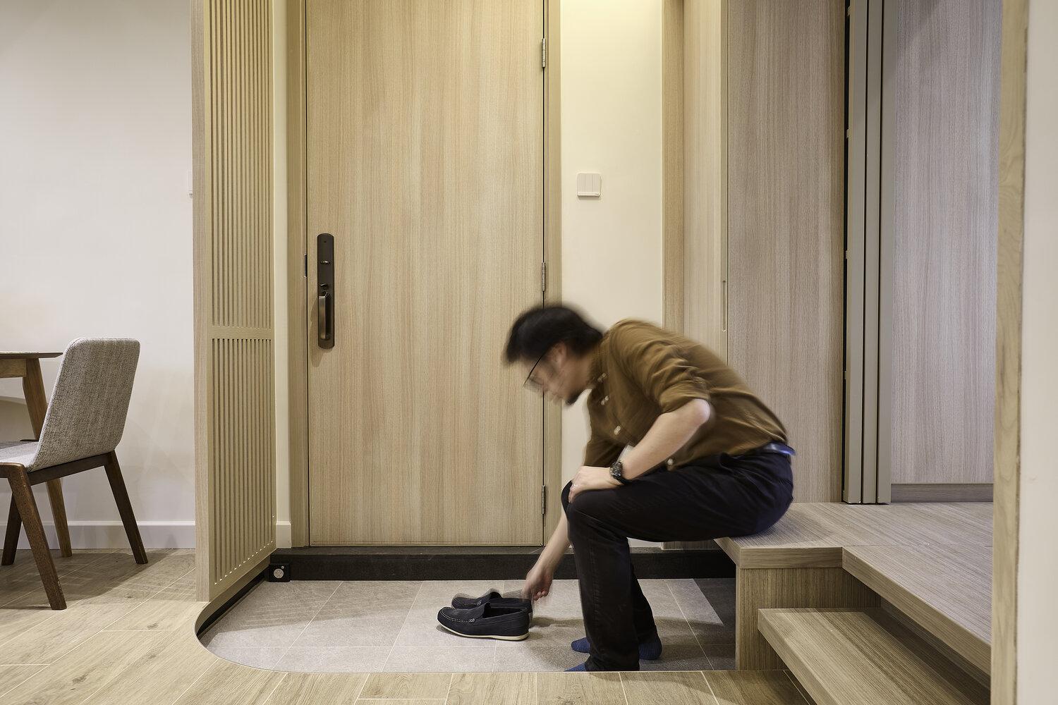 木材元素結合生活需求，走進荃灣一處日式旅館般的家居環境