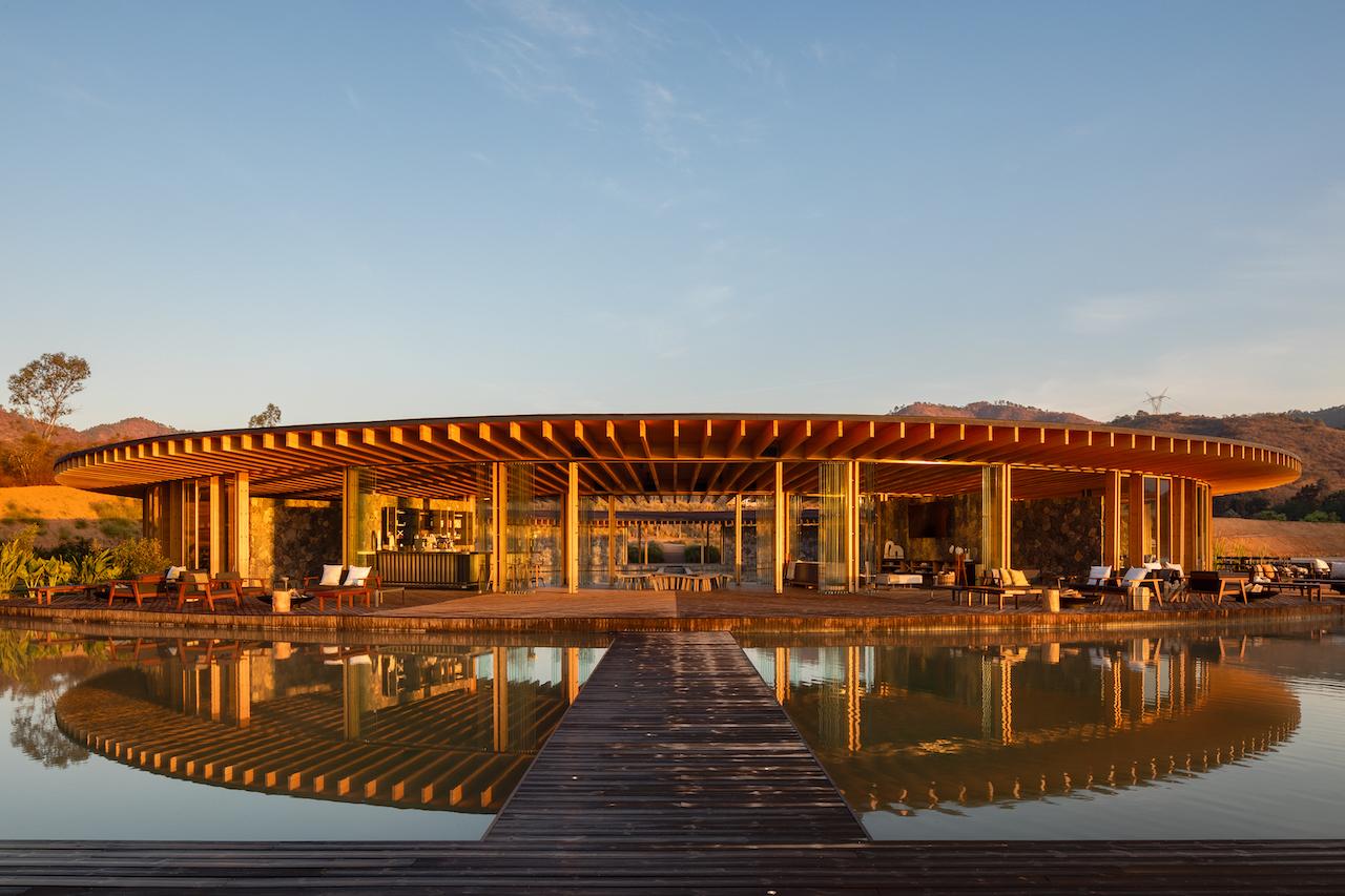Mexico’s New Valle San Nicolás Clubhouse Showcases Sustainability and Panoramic Landscape