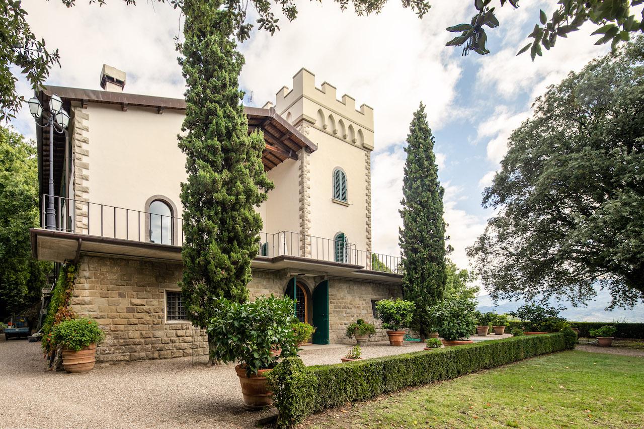 Overseas Property: Florence Villa in Italy