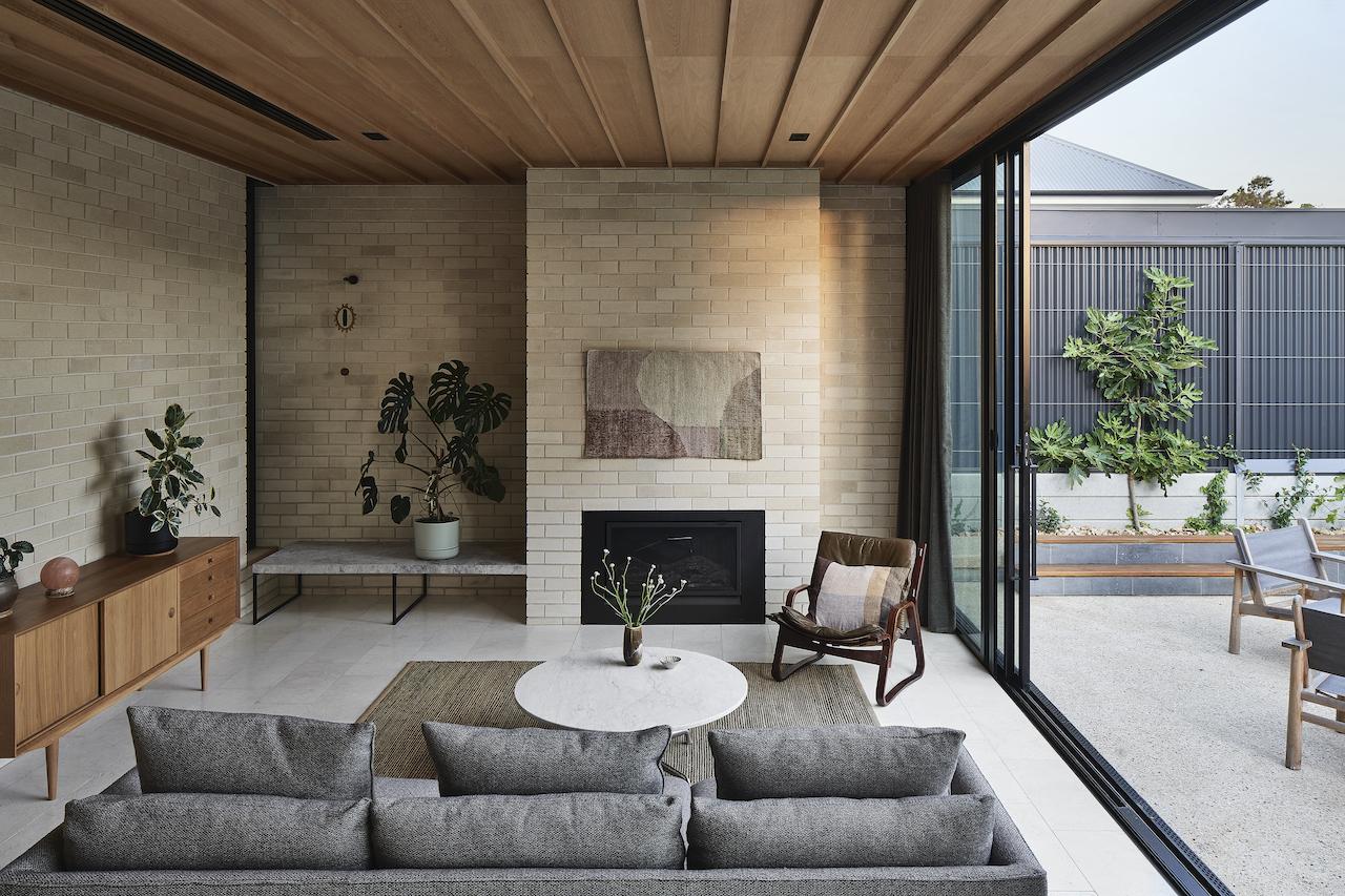 A Modern Glass-Facade Villa in Australia Blurs the Line Between Indoor and Outdoor