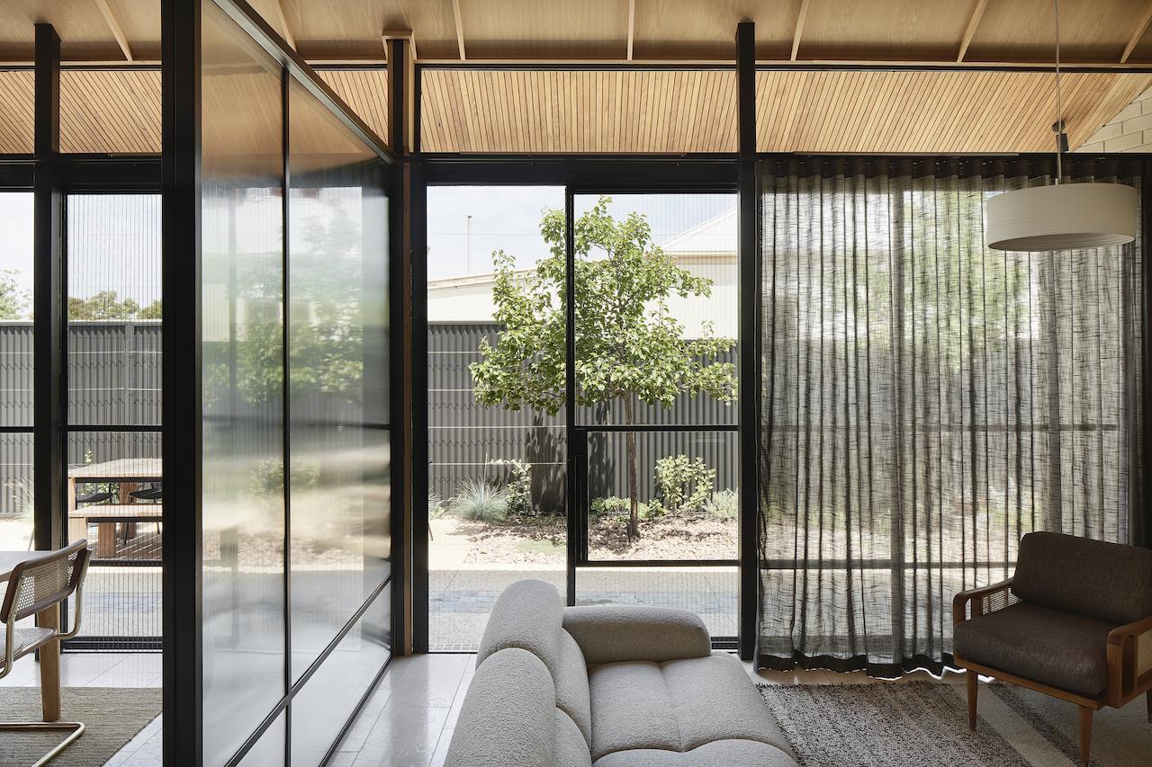 A Modern Glass-Facade Villa in Australia Blurs the Line Between Indoor and Outdoor