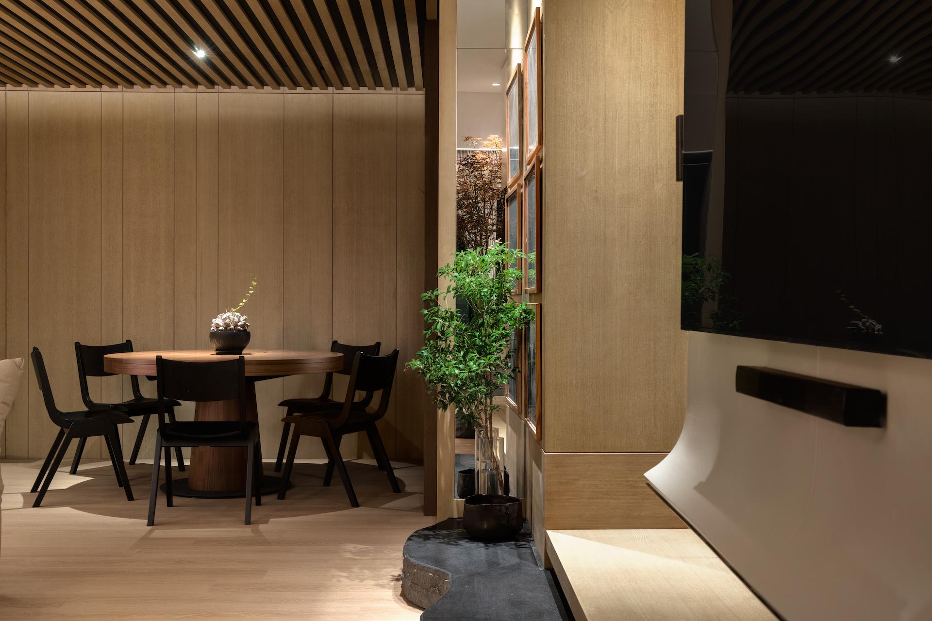 A Hong Kong Home Infused with Japanese Wabi-Sabi Aesthetics 