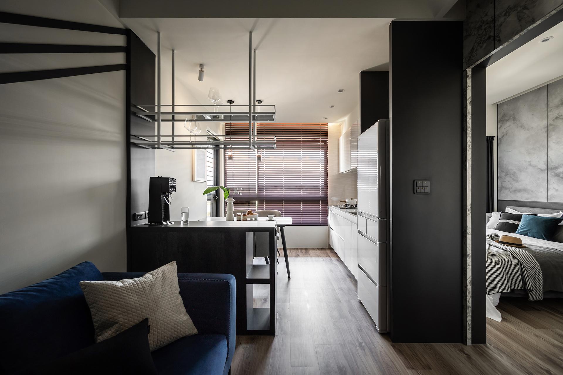 A 675-sq.ft. Stylish Taiwan Home with Built-In Cat-Friendly Features