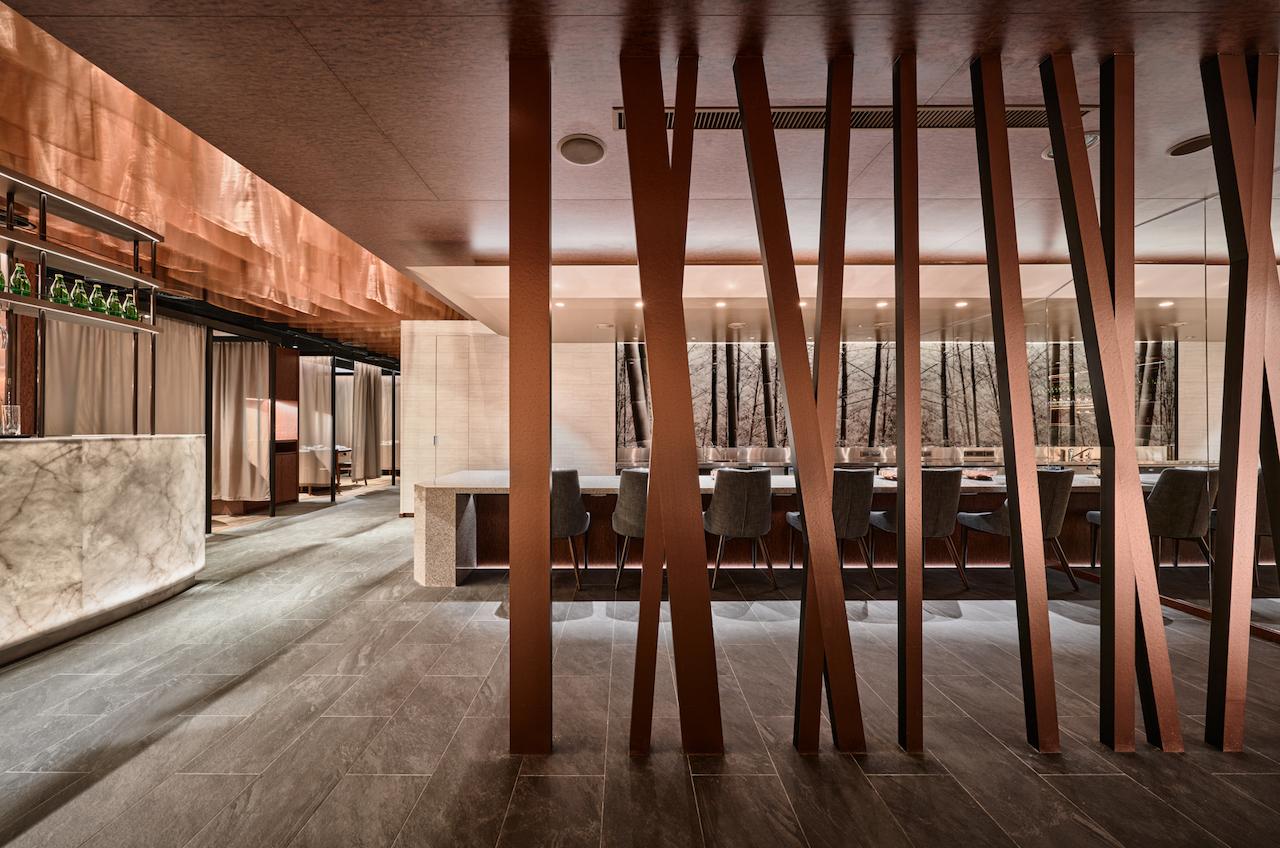 丹下憲孝設計的台中頂級鍋物餐廳，融合日式竹林與摩登現代之美