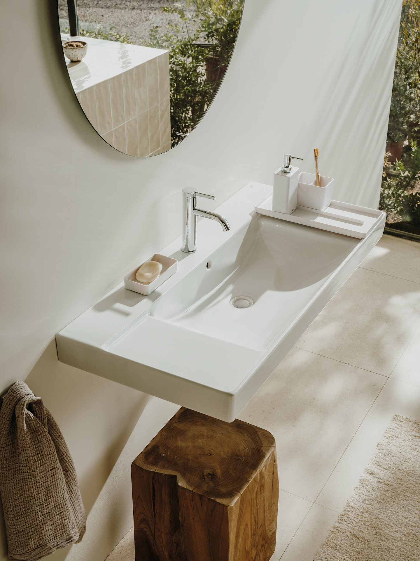 沐浴於地中海式的愉悅氛圍：Roca最新Ona浴室系列