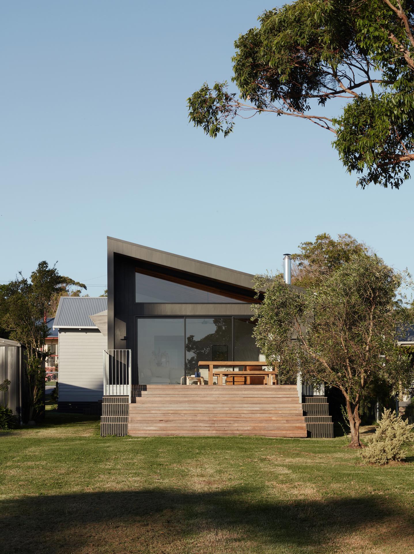 This Airy Holiday Home in Australia Will Sweep You Off Your Feet 
