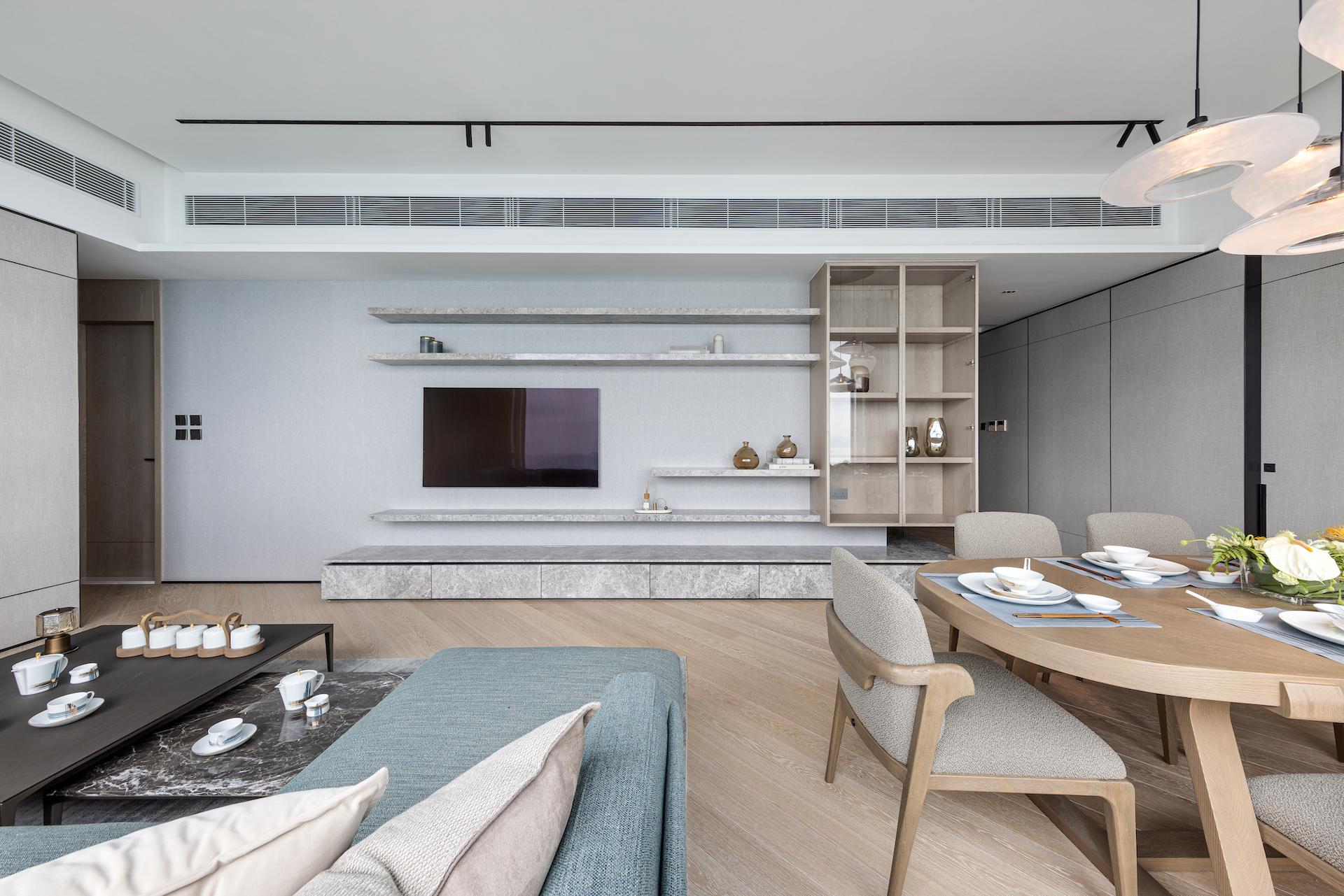 This 1,361-sq.ft. West Kowloon Home Has a Sense of Grandeur 