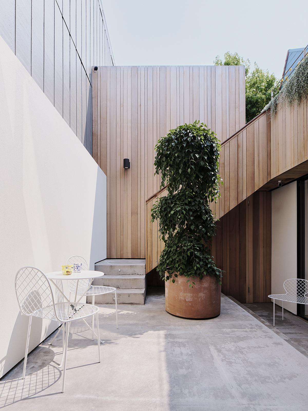 Vintage Redwood Meet Contemporary Touches in This 1970s San Francisco Hillside House