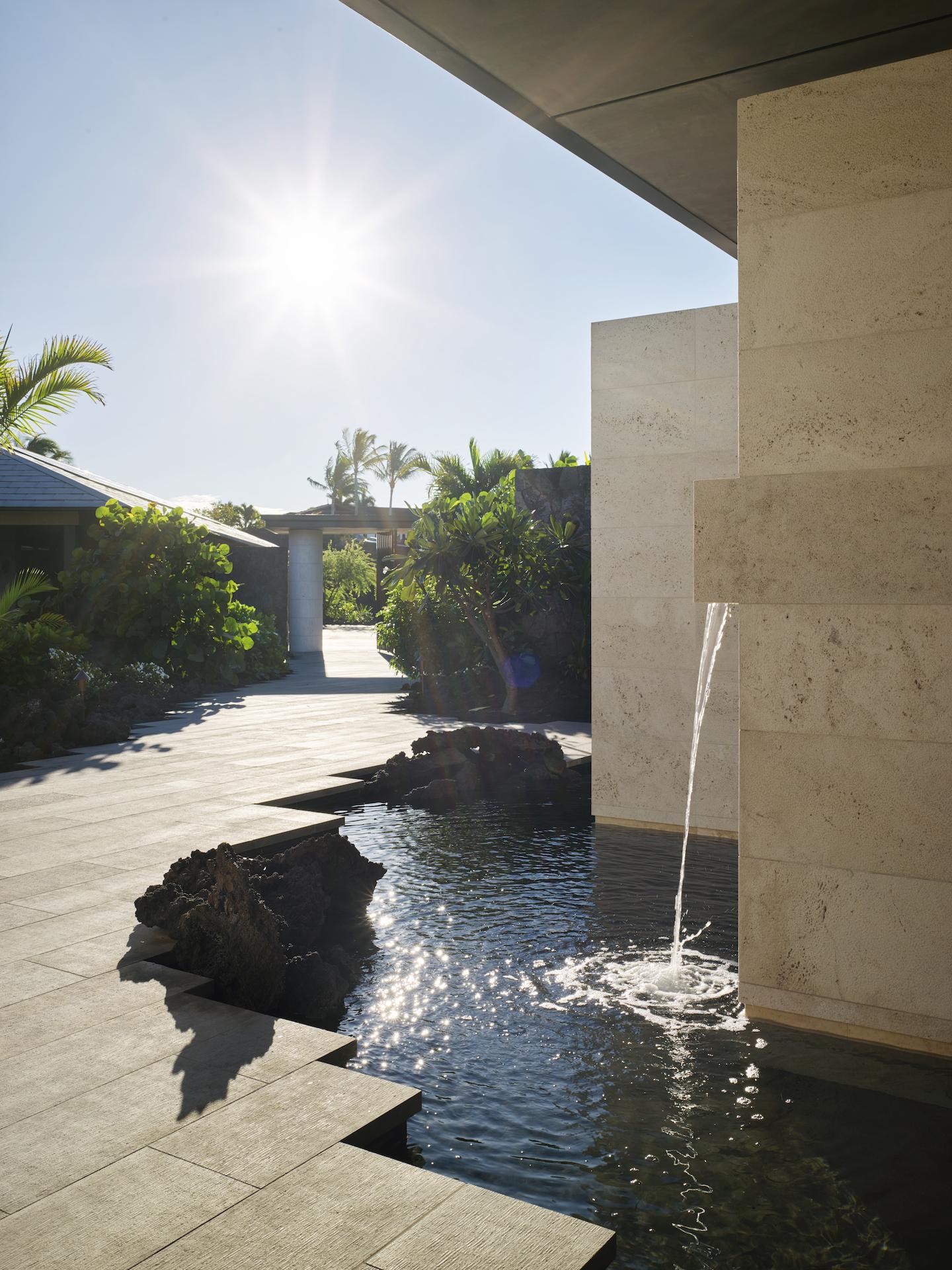 Summertime and the Livin’ is Easy in this Minimal Hawaiian Residence