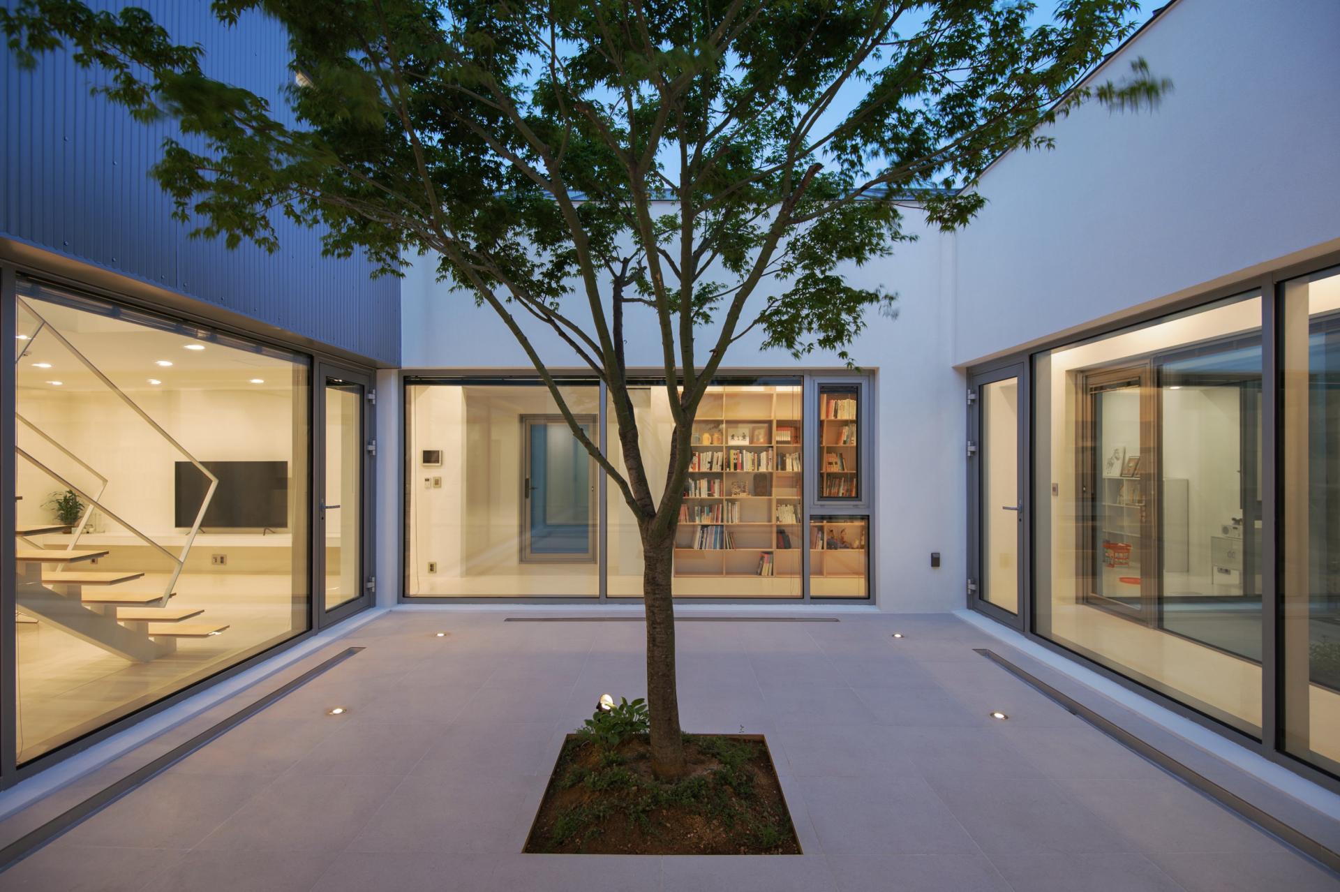 Step inside the minimalist house 337ROOF in Daegu, South Korea