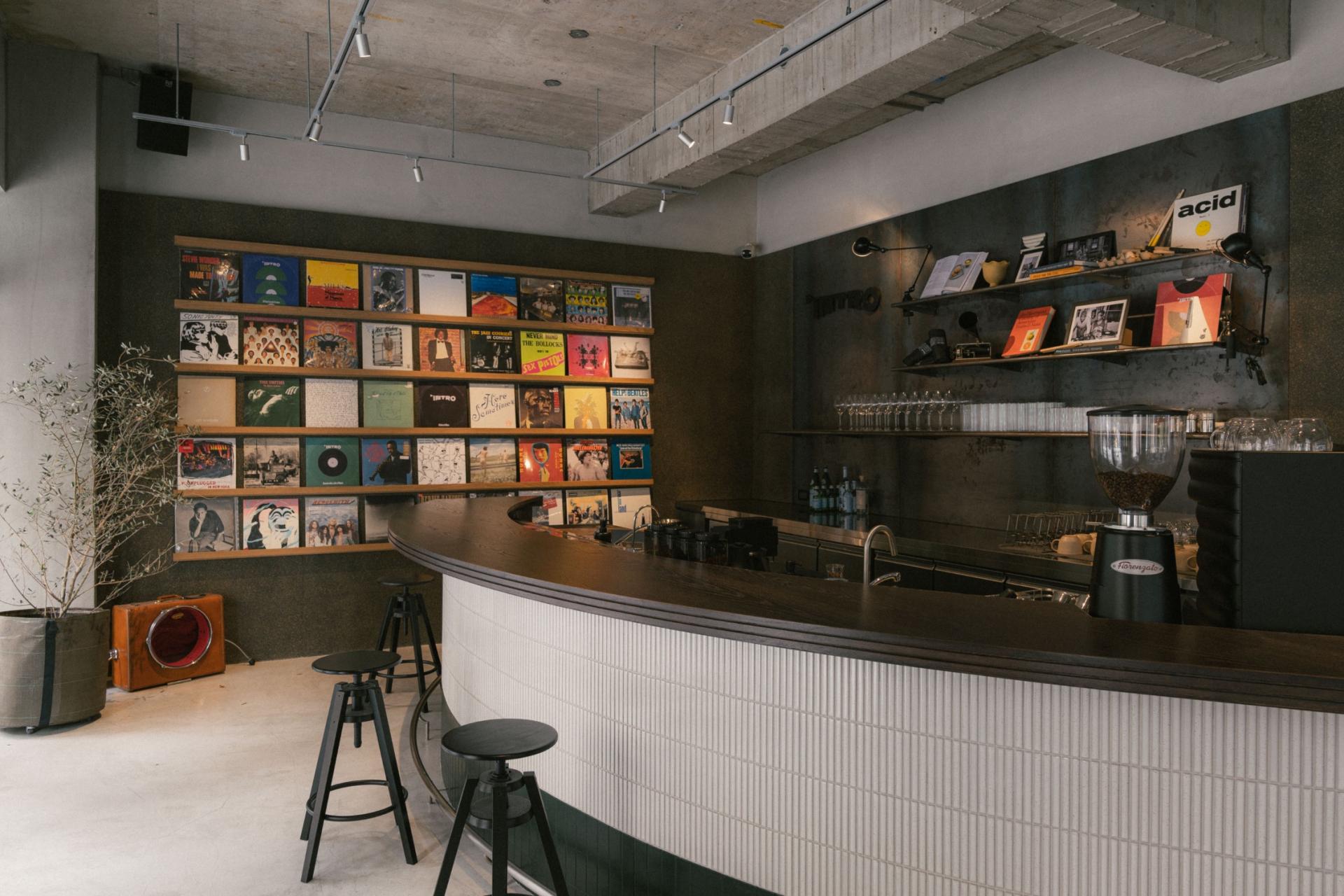 This restaurant in Taipei transports diners to an English gastropub