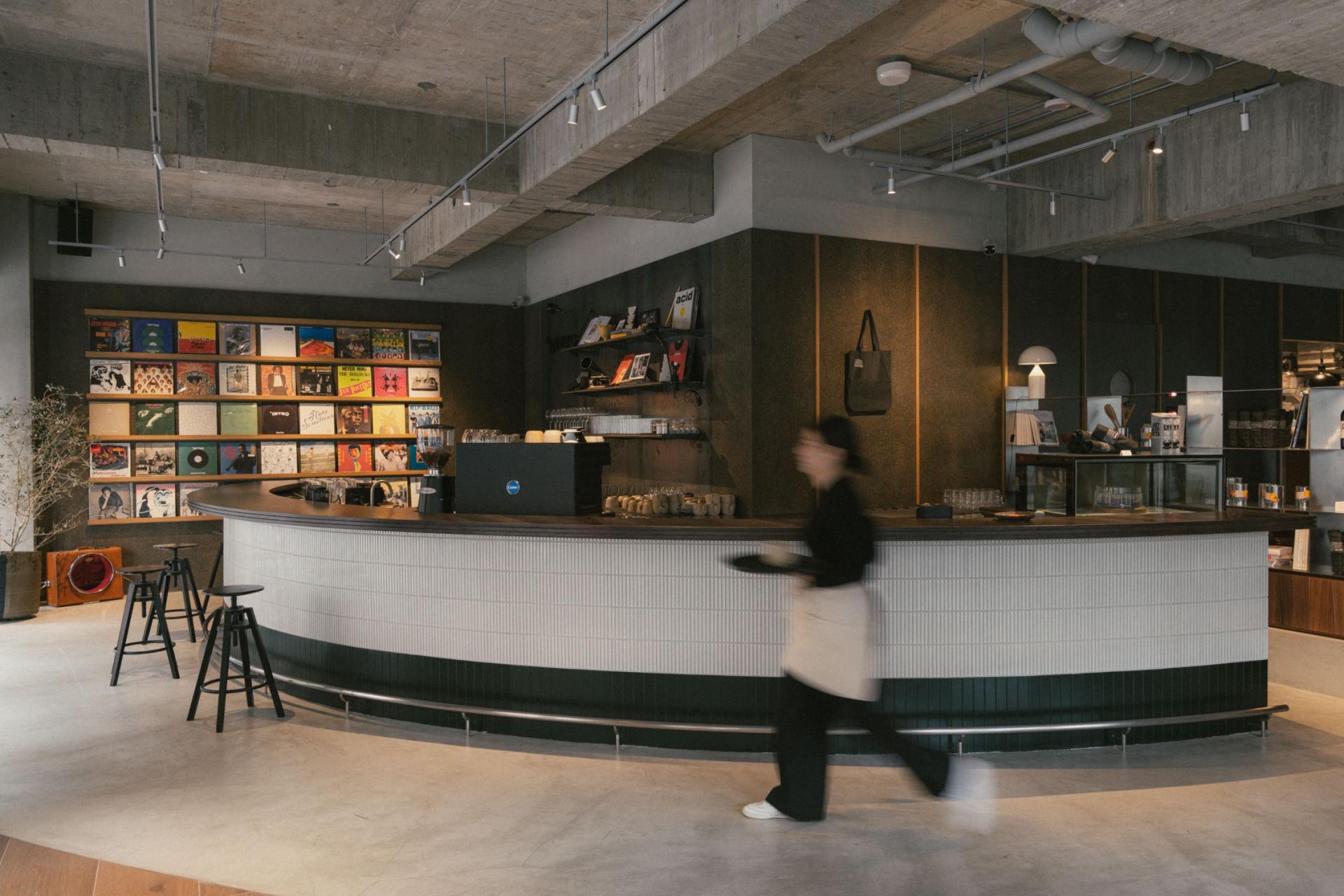 This restaurant in Taipei transports diners to an English gastropub