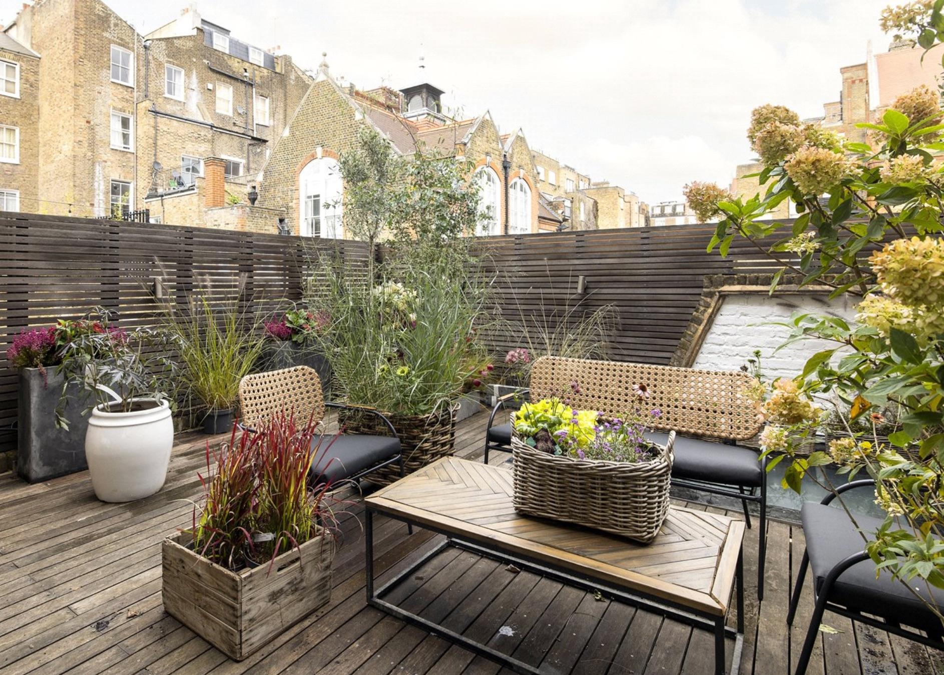 Historic Real Estate: London flat above famous bookshop from 1999 film Notting Hill now for sale