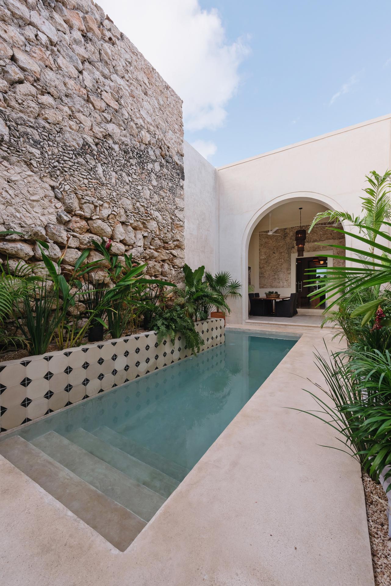 This Mexican colonial house is a contemporary oasis in the city centre 