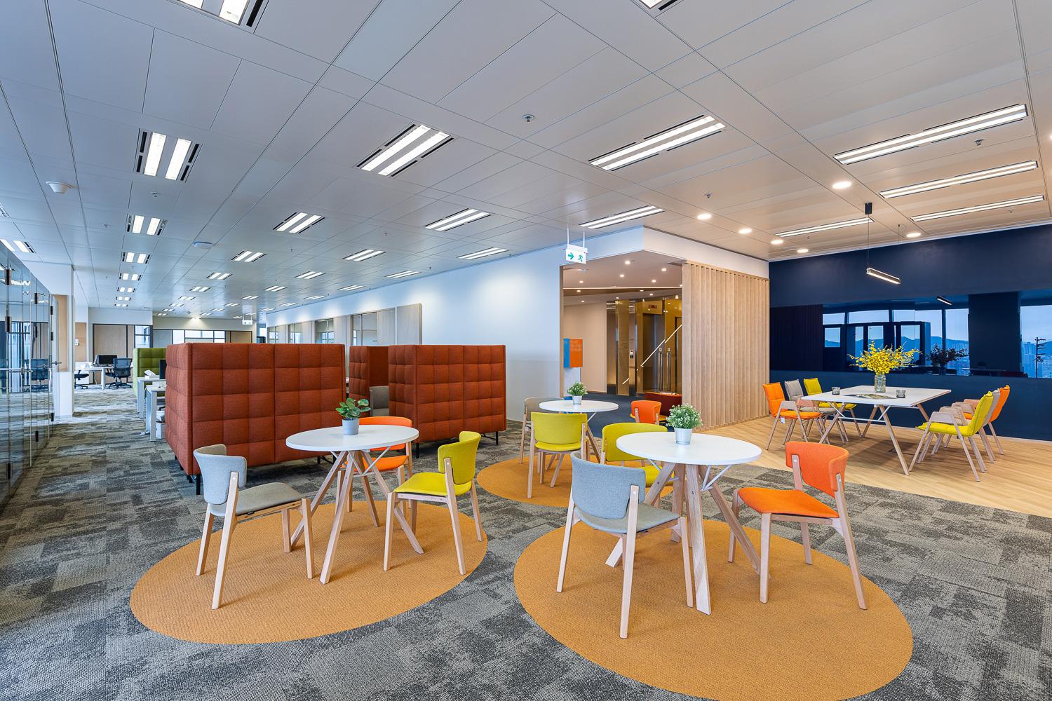 This colourful, contemporary Kwai Chung office is a millennials’ dream