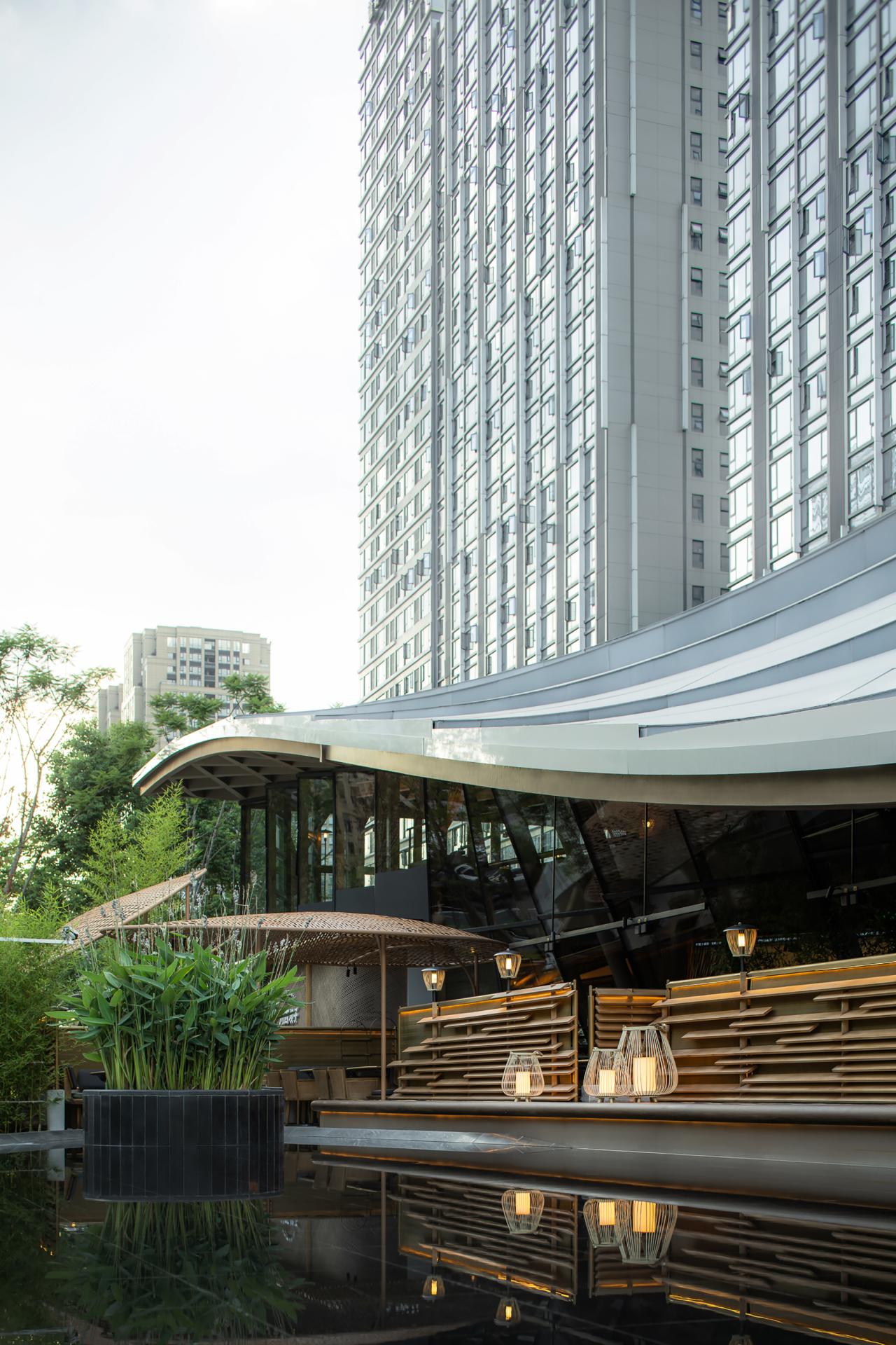 This modern hotpot restaurant in Sichuan is a stunning bamboo oasis