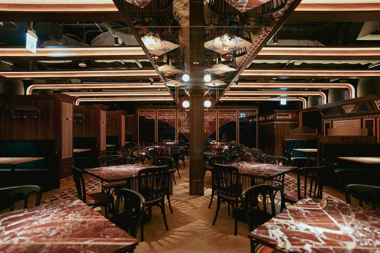 在台北一家餐酒館，體驗日本大正時期的復古風格
