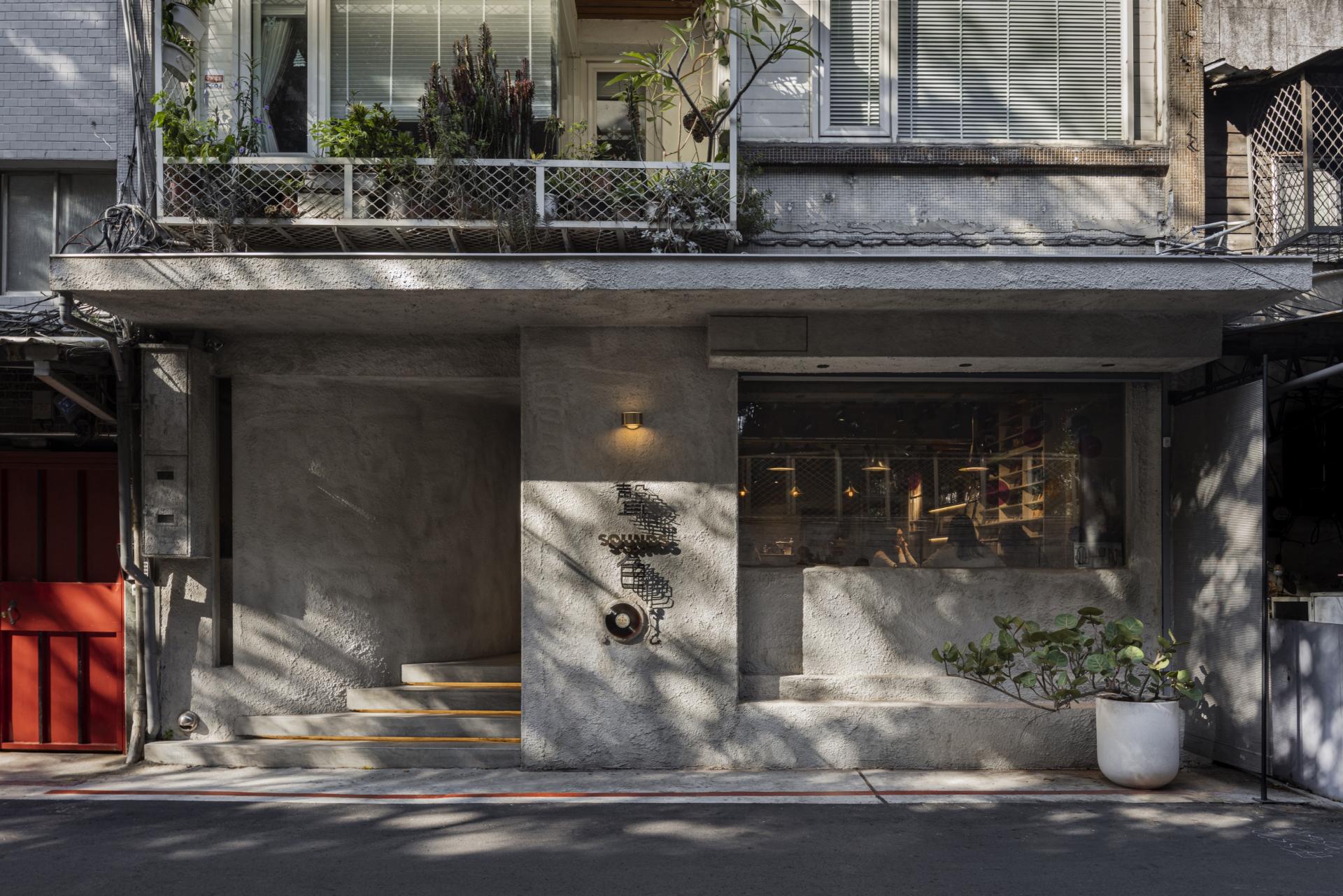 This Tapei coffee shop has the story of music woven into its interiors