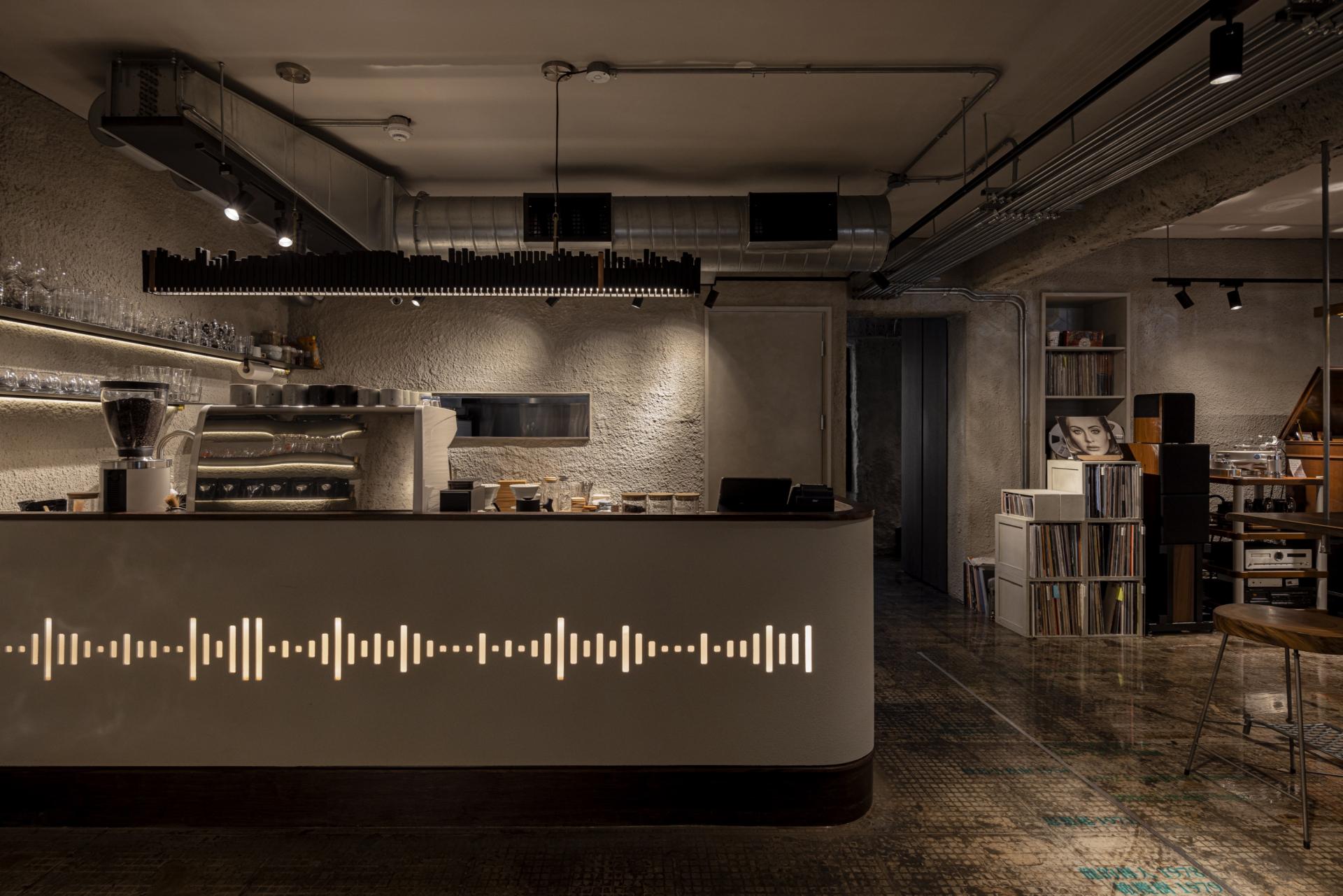 This Tapei coffee shop has the story of music woven into its interiors