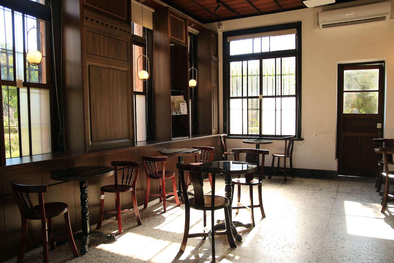 隱身台中百年建築中的台菜餐廳，復古空間風格別具