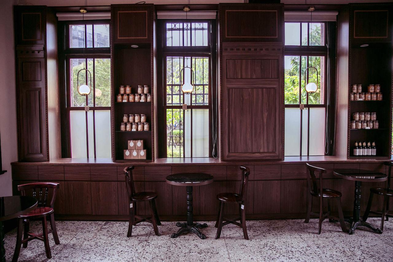 隱身台中百年建築中的台菜餐廳，復古空間風格別具