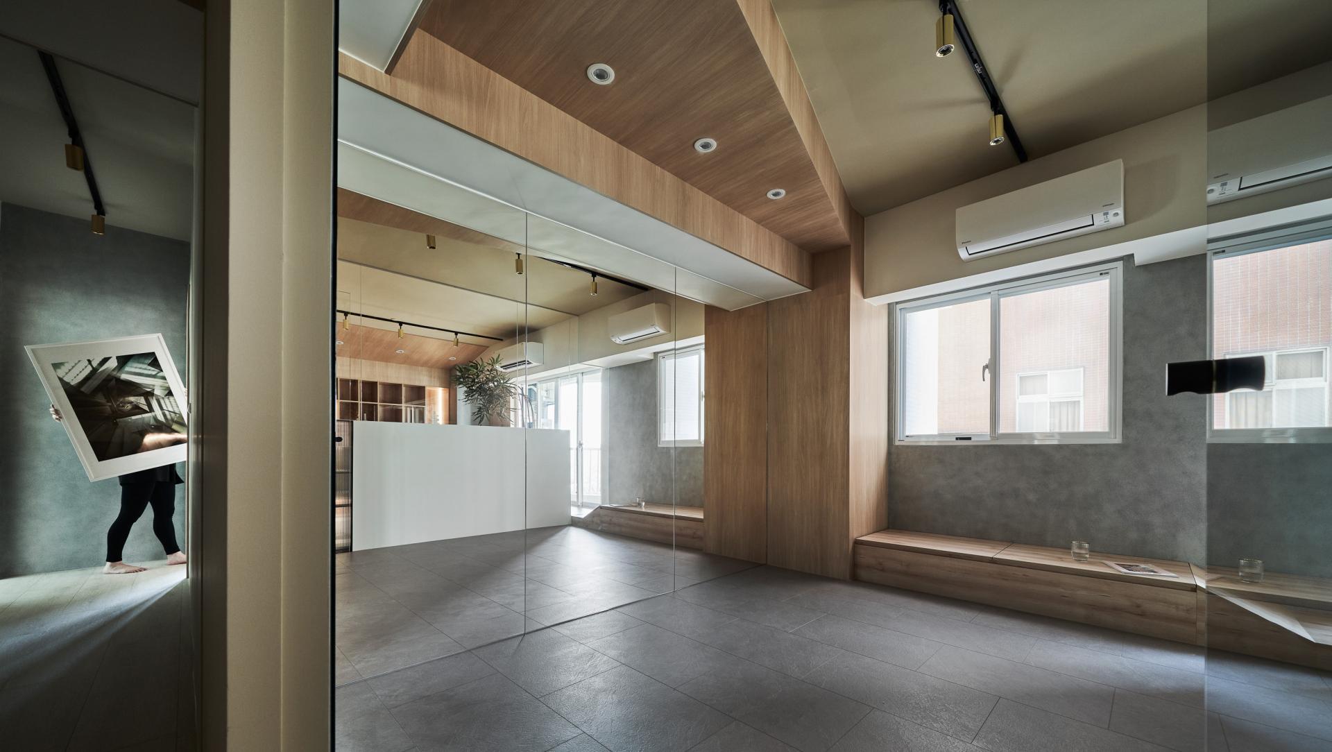 This 1,173 sq. ft. house in Taipei floats in fluidity