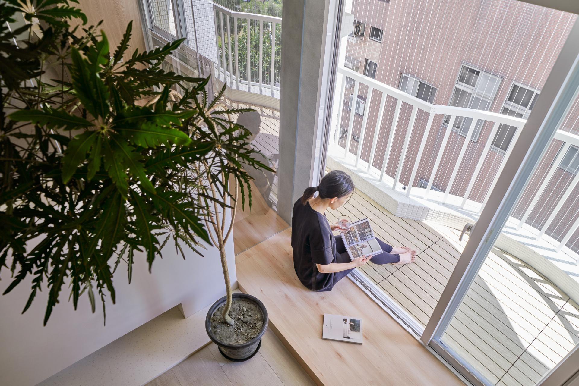 This 1,173 sq. ft. house in Taipei floats in fluidity