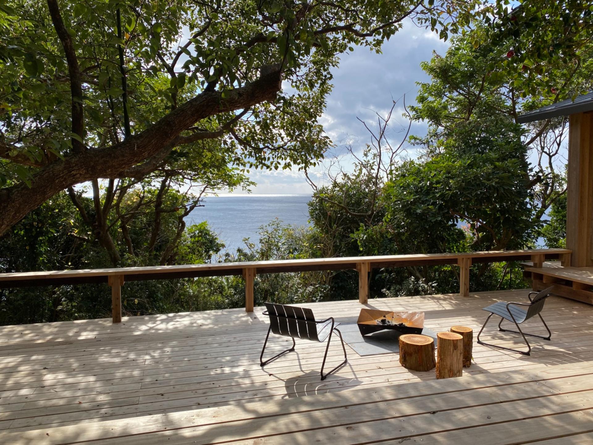 A wooden bungalow blends age-old wisdom with modern design in Kagoshima, Japan 