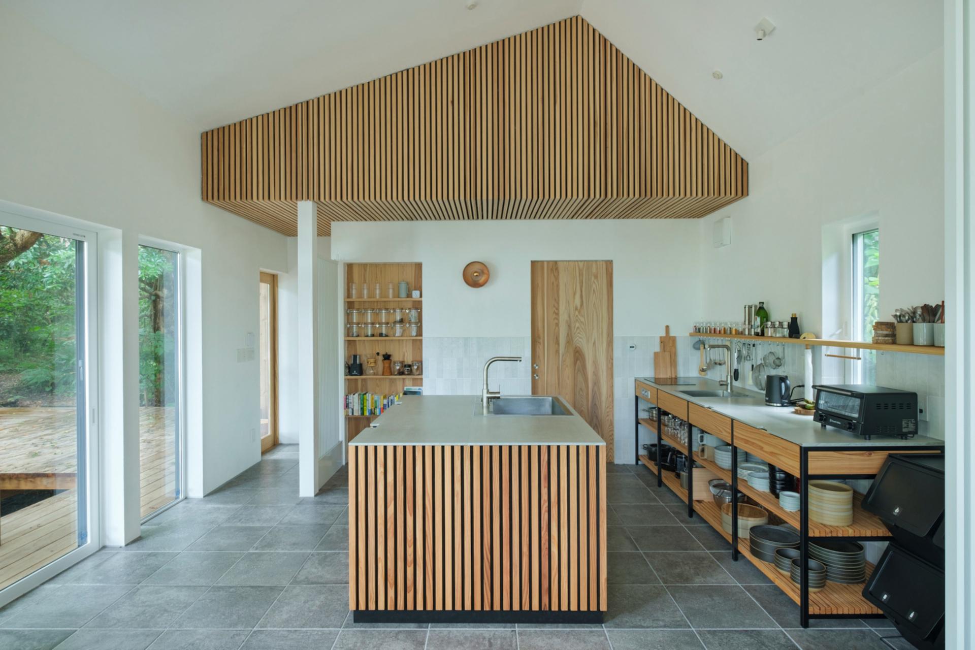 A wooden bungalow blends age-old wisdom with modern design in Kagoshima, Japan 