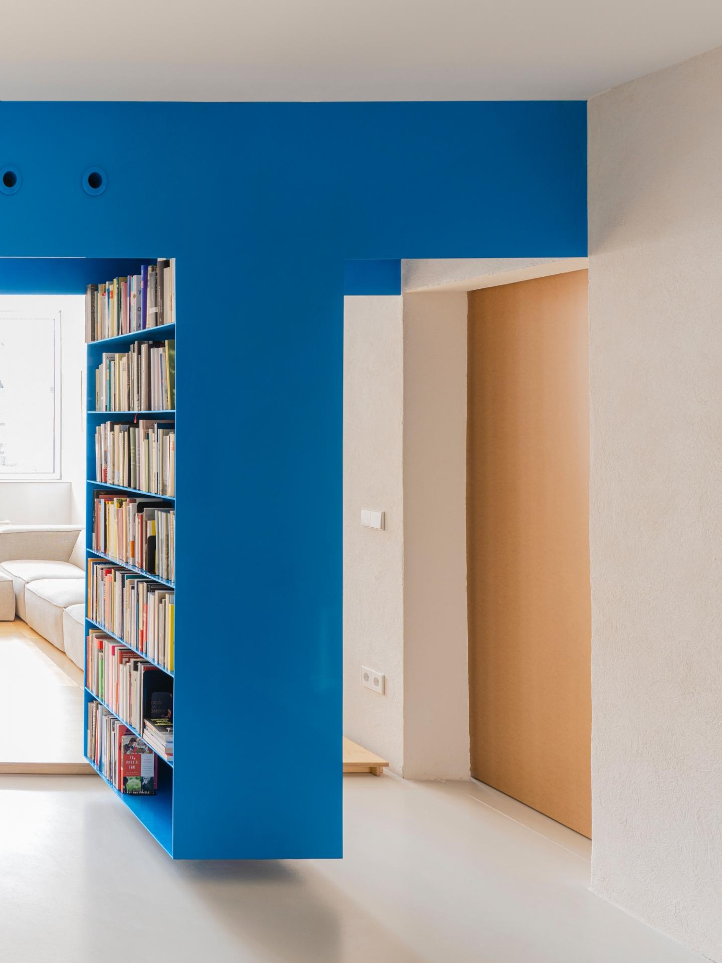 A Spanish architecture firm in Madrid transforms its former office into a home