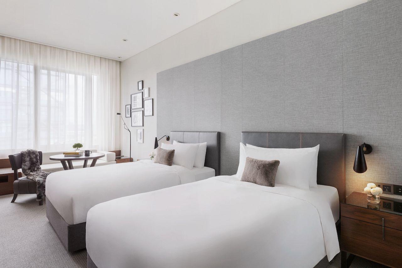 走進現代感的新竹旅宿，設計傢俱創造的舒適空間