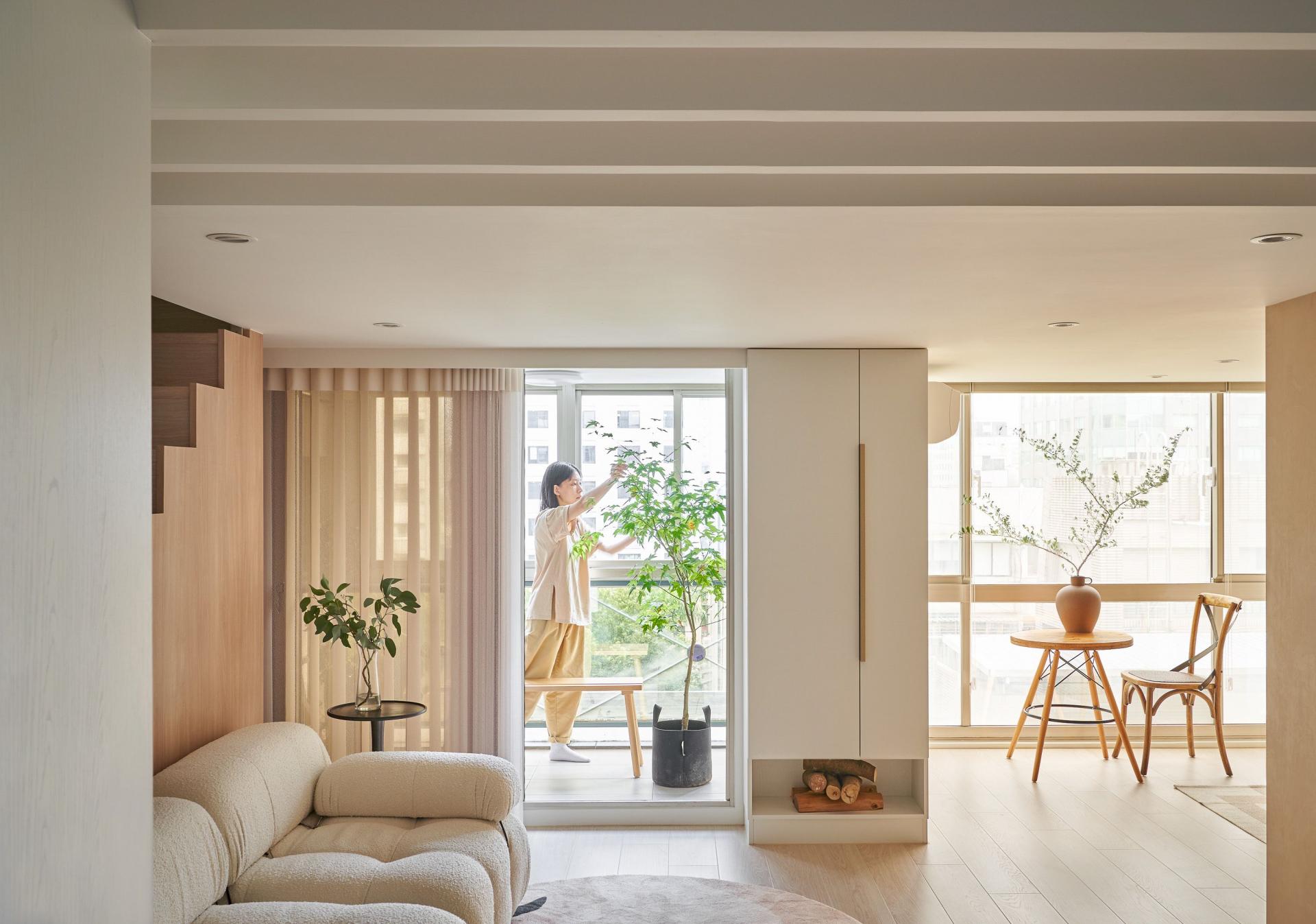 Inside a 419 sq. ft. home in Taipei that masters "old meet new"