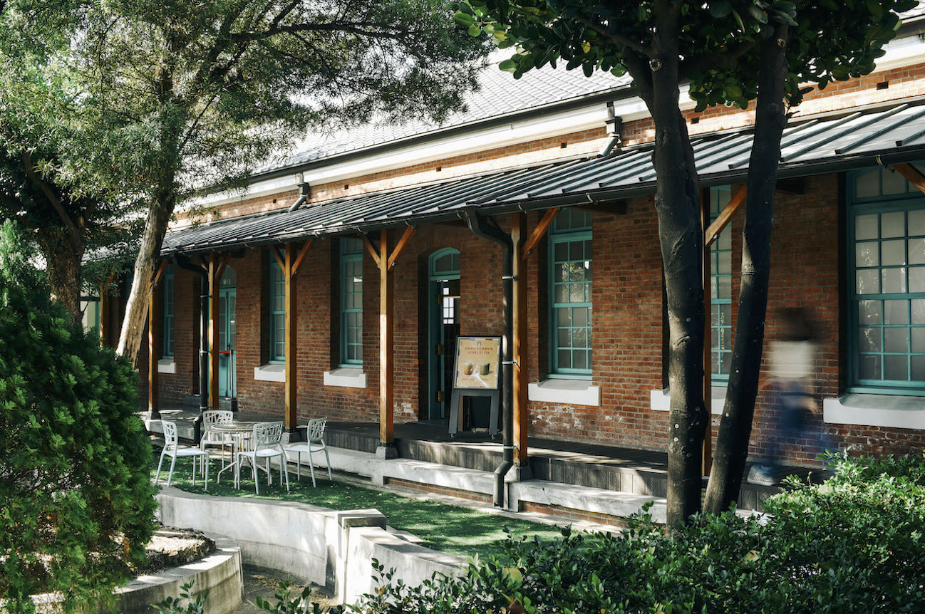 Starbuck's New Branch in Taiwan's Historical Site Marries Japanese Elegance with European Flair