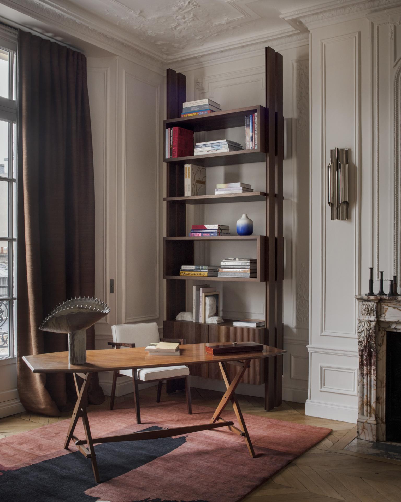 巴黎歷史建築內的華美居所，以訂製家具營造迷人對比