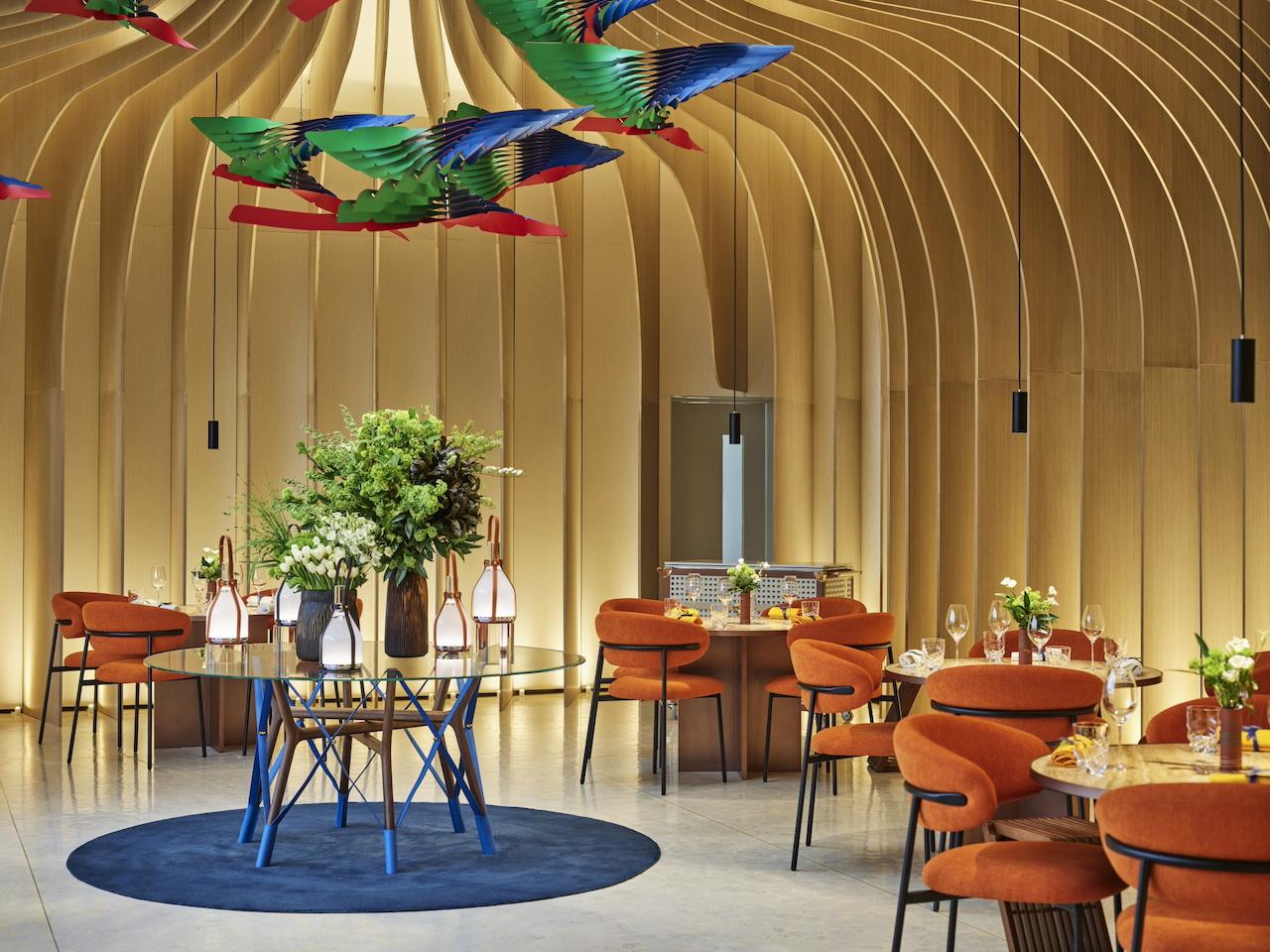 首爾Ikoyi at Louis Vuitton餐廳，彷彿鳥兒在木板之間飛舞
