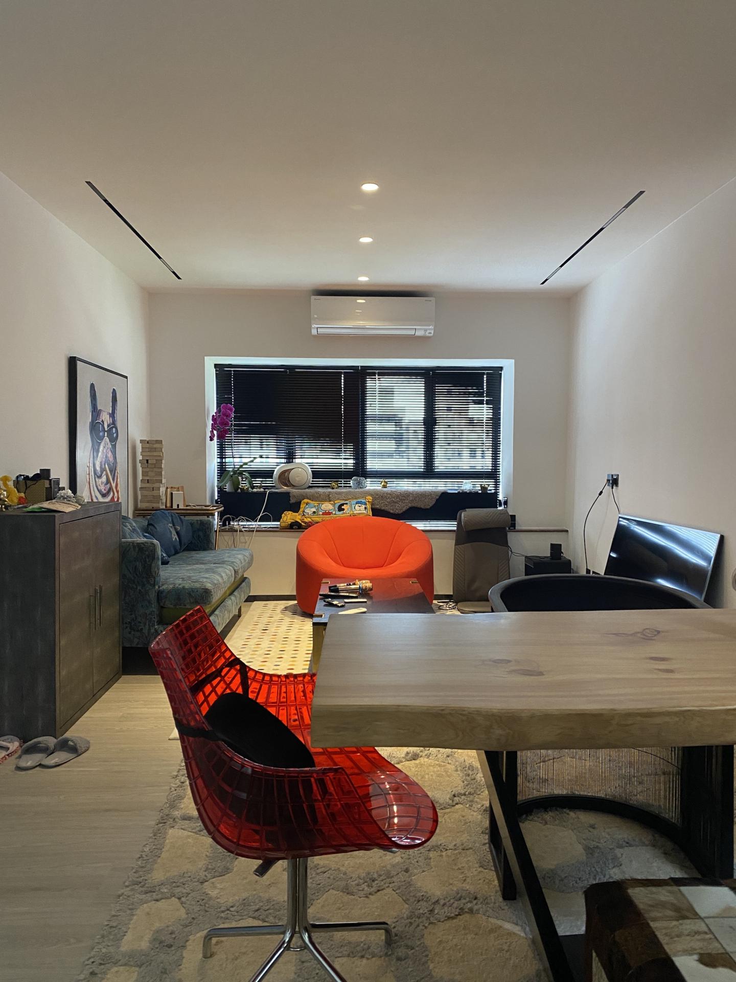 This 900 sq. ft. Mid-Levels Apartment Showcases Smart Design and Avant-Garde Finishes