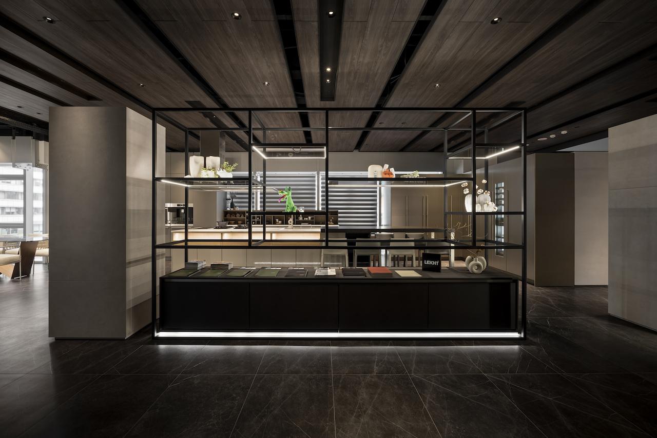 德國廚房品牌LEICHT的台北陳列室，設計沈穩低調