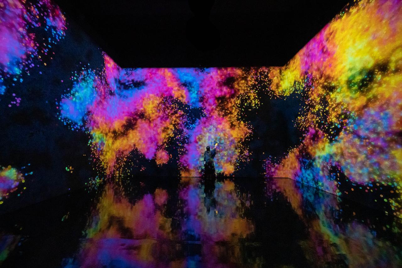澳門teamLab的超自然空間，聲光與影像打造驚喜世界