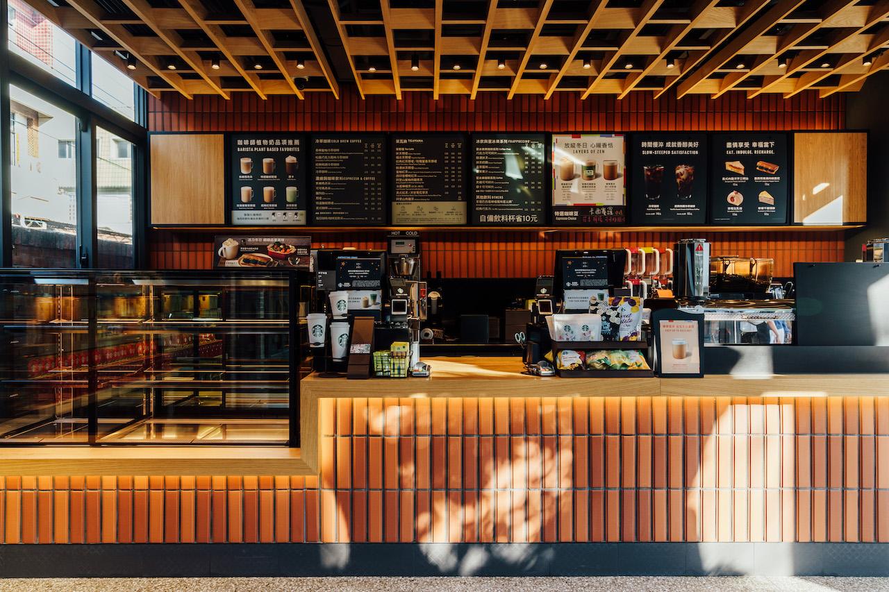 Starbucks咖啡店進駐台南百年古蹟——培桂堂