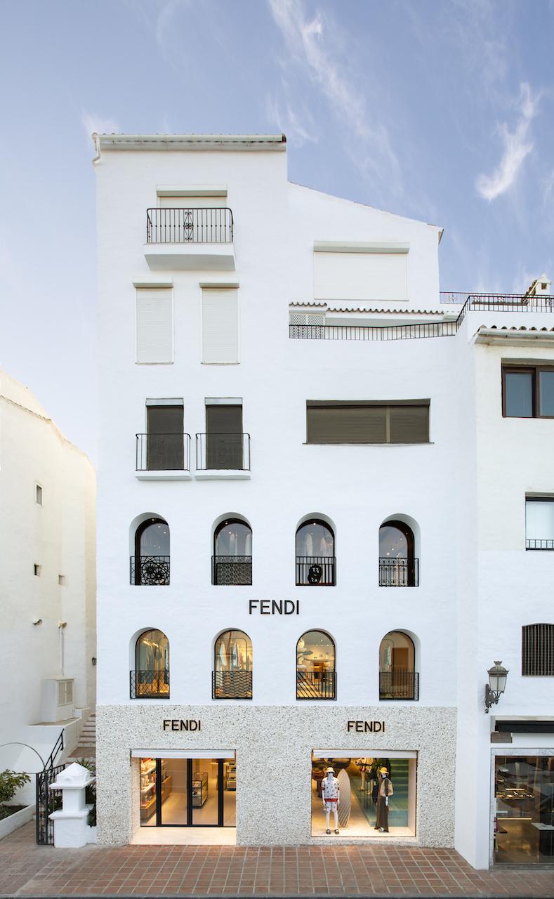 西班牙巴努斯港的Fendi店，融合意大利與西班牙風情
