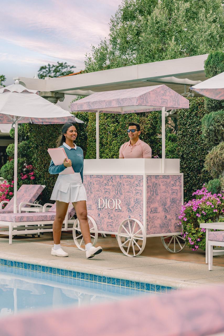 美國加州酒店裡的Dior 夏季限定空間，處處粉紅色調