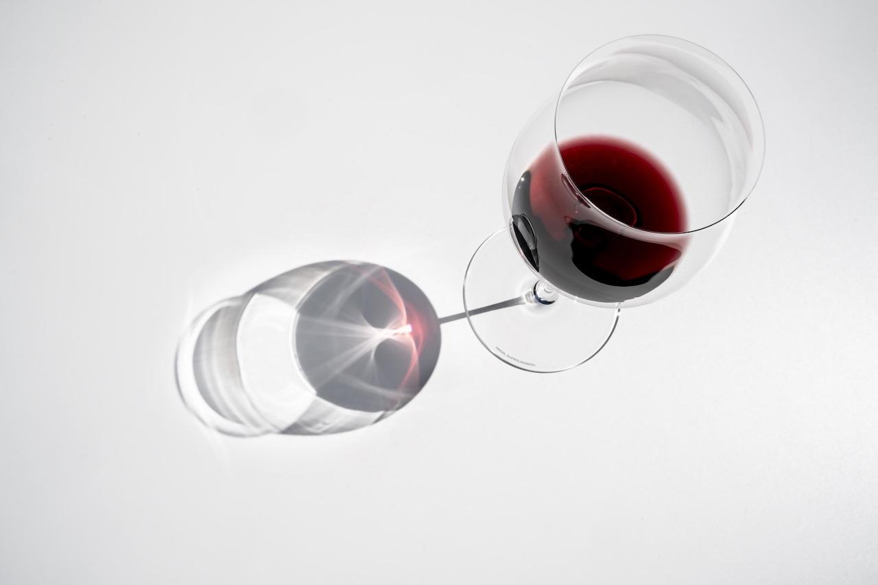 奧地利Riedel酒杯品牌推出「Superleggero 高階機製杯」系列